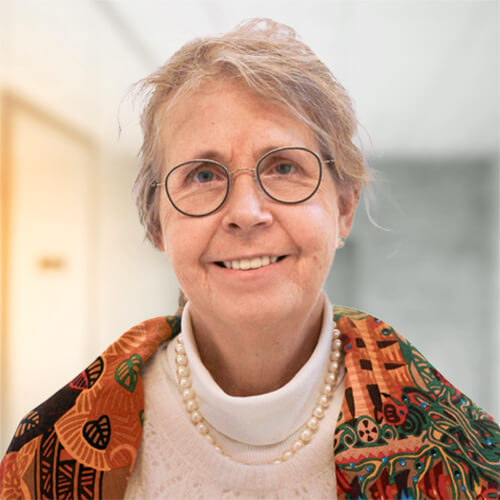 Portrait von Monika Cramer, Mitarbeiterin des Brustkrebszentrums am Maindreieck in der Klinik Kitzinger Land.