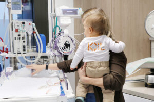 Dr. Monika Wegmann an der Notfalleinheit für Neugeborene.