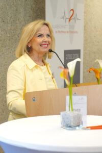 Tamara Bischof am Rednerpult.