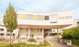 Außenansicht der Main-Klinik Ochsenfurt.